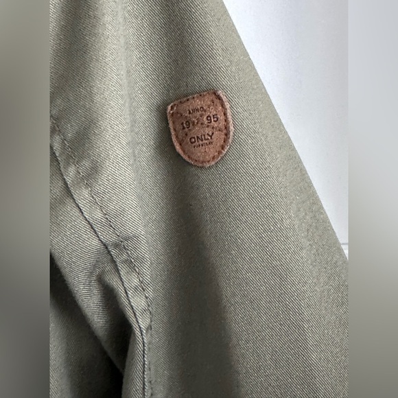 🌟Like New🌟 Only: Women’s Light Jacket- Size XS - Picture 4 of 10